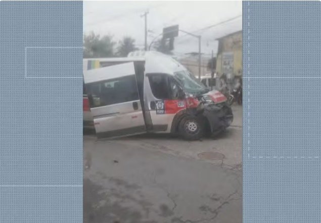 Acidente entre ônibus e van deixa dois mortos em Santa Cruz, Zona Oeste do Rio